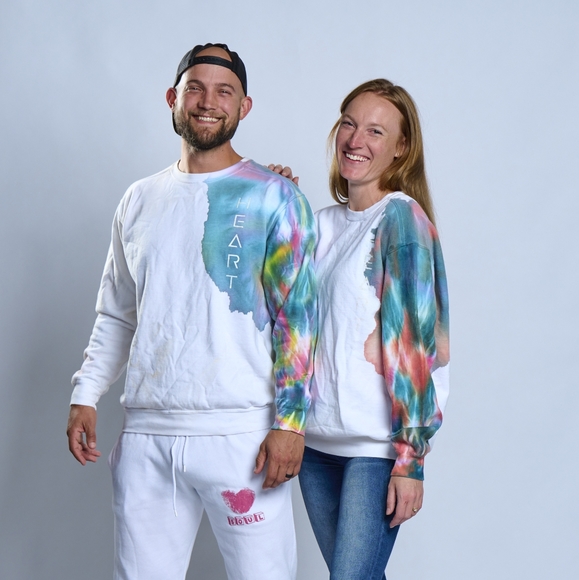 Heart/Soul Apparel Cold 🥶 Shoulder Sweatshirt - Picture 3 of 16